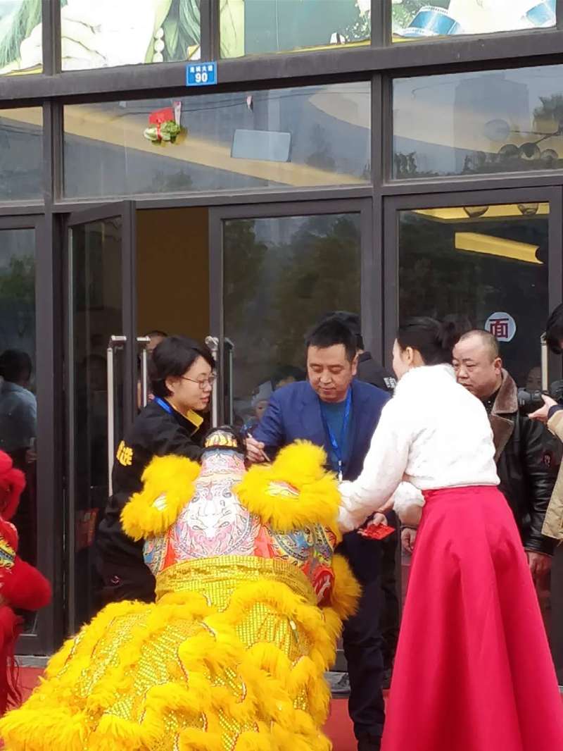 小6优选炜岸城店盛大开业，开启城东商业零售新篇章